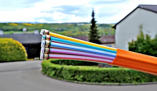 Glasfaser um 10 - Telekommunikation mit Grant Thornton. Letzte Meile, Höchste Priorität: Glasfaserausbau NE3/NE4