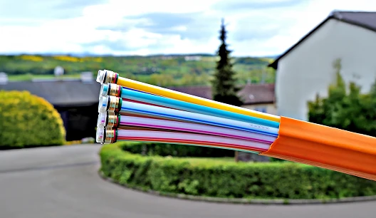 Glasfaser um 10 - Telekommunikation mit Grant Thornton. Letzte Meile, Höchste Priorität: Glasfaserausbau NE3/NE4